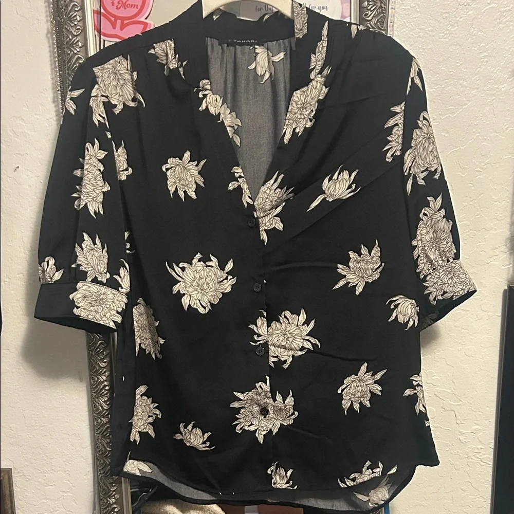 T Tahari Black and White Floral Blouse - Picture 1 of 4